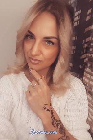 184509 - Julia Age: 35 - Russia